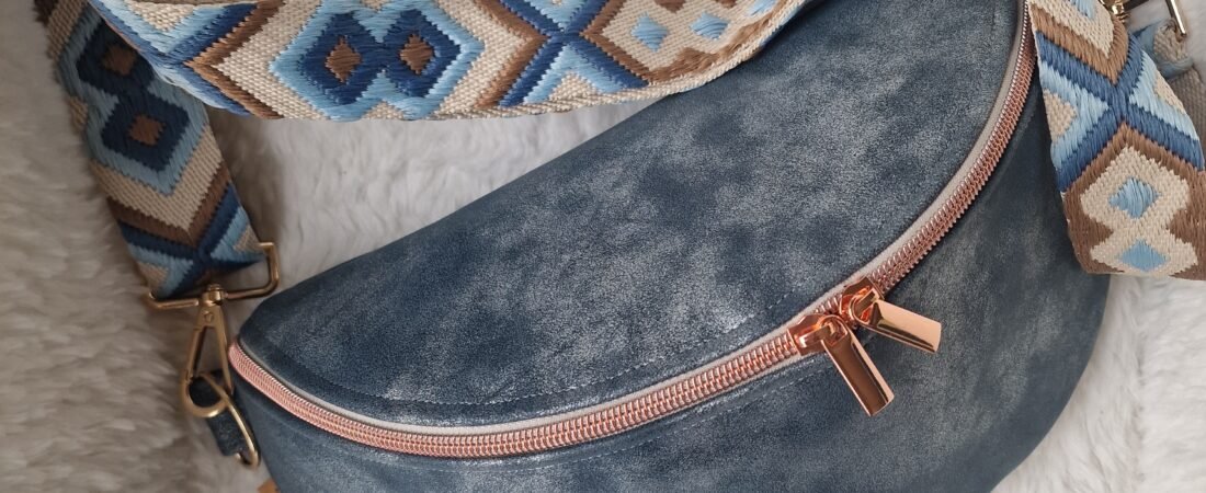 Sac banane en simili bleu argent